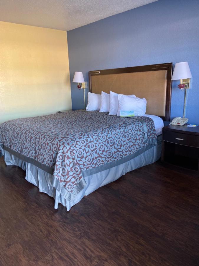 Days Inn By Wyndham Eastland Buitenkant foto
