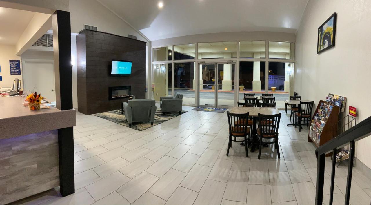 Days Inn By Wyndham Eastland Buitenkant foto